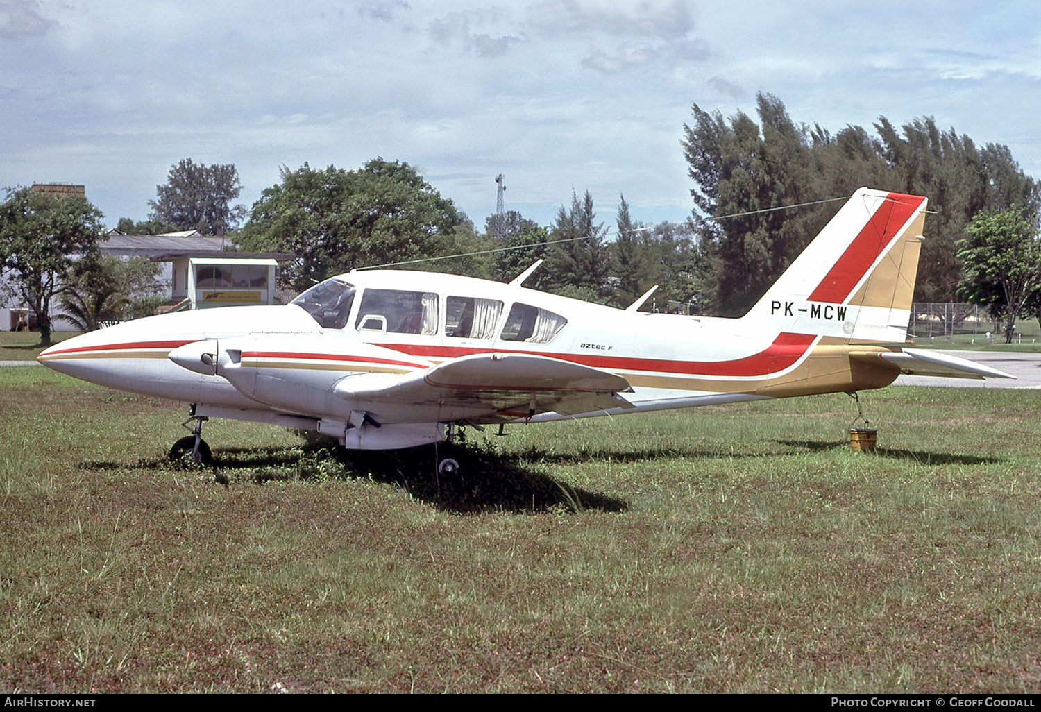 Aircraft Photo of PK-MCW | Piper PA-23-250 Aztec F | AirHistory.net #267145