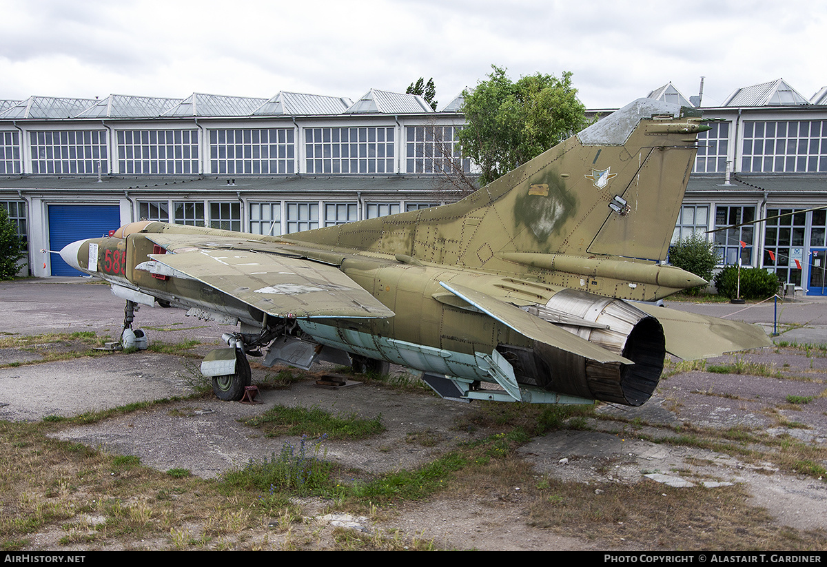 Aircraft Photo of 585 | Mikoyan-Gurevich MiG-23MF | East Germany - Air Force | AirHistory.net #267254