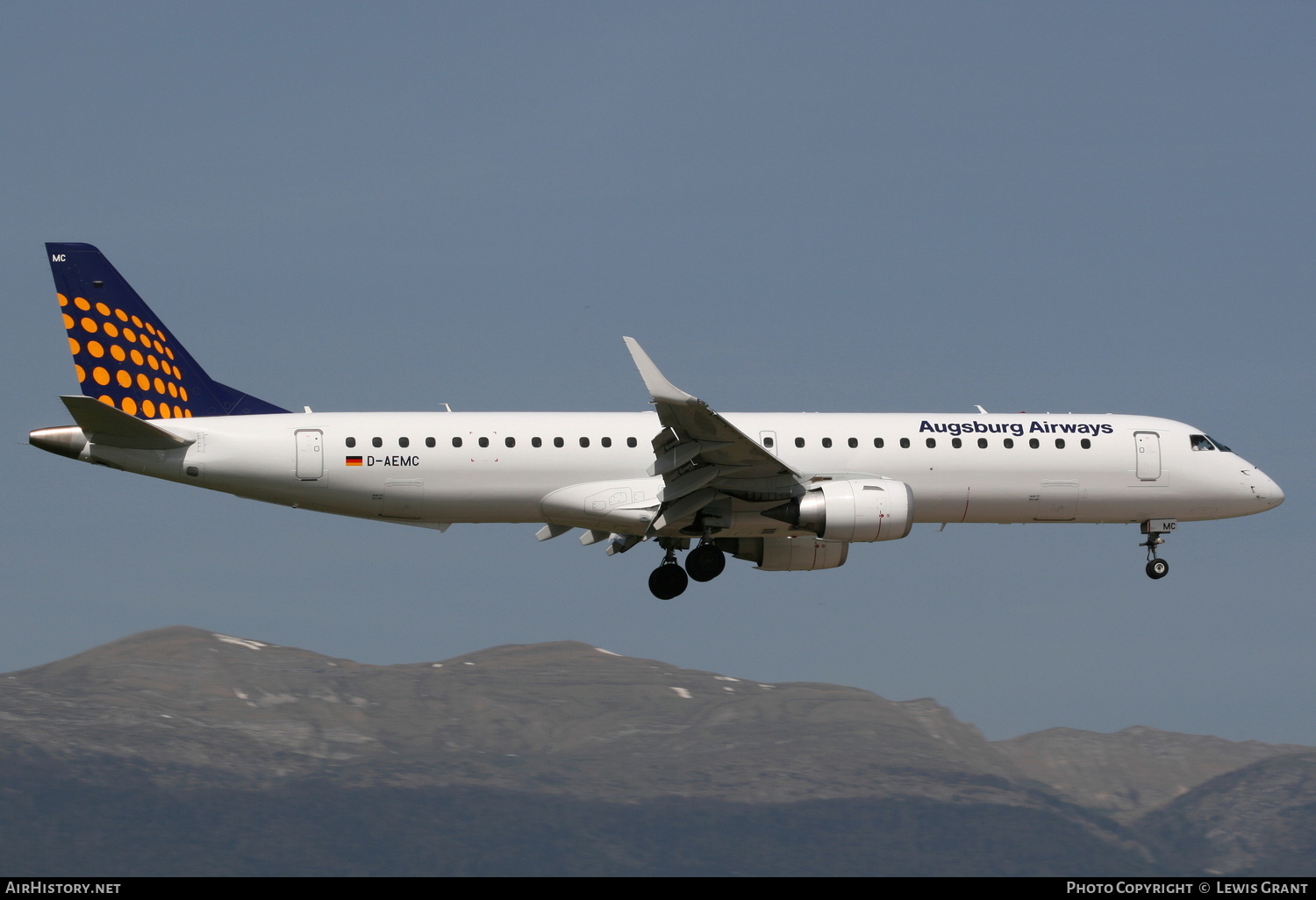 Aircraft Photo of D-AEMC | Embraer 195LR (ERJ-190-200LR) | Augsburg Airways | AirHistory.net #267276