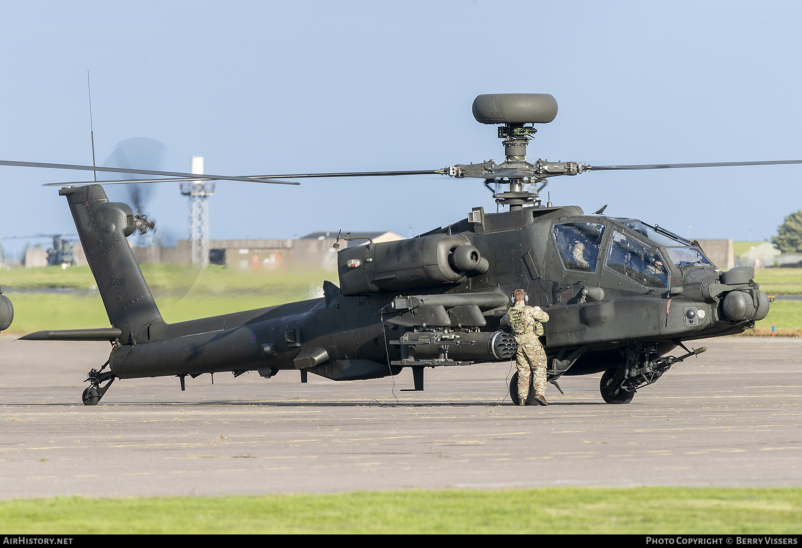 Aircraft Photo of ZJ210 | Westland WAH-64D Longbow Apache AH1 | UK - Army | AirHistory.net #267306