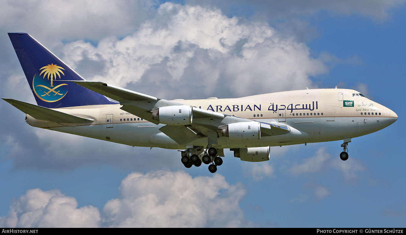 Aircraft Photo of HZ-HM1B | Boeing 747SP-68 | Saudi Arabian Government | AirHistory.net #267315