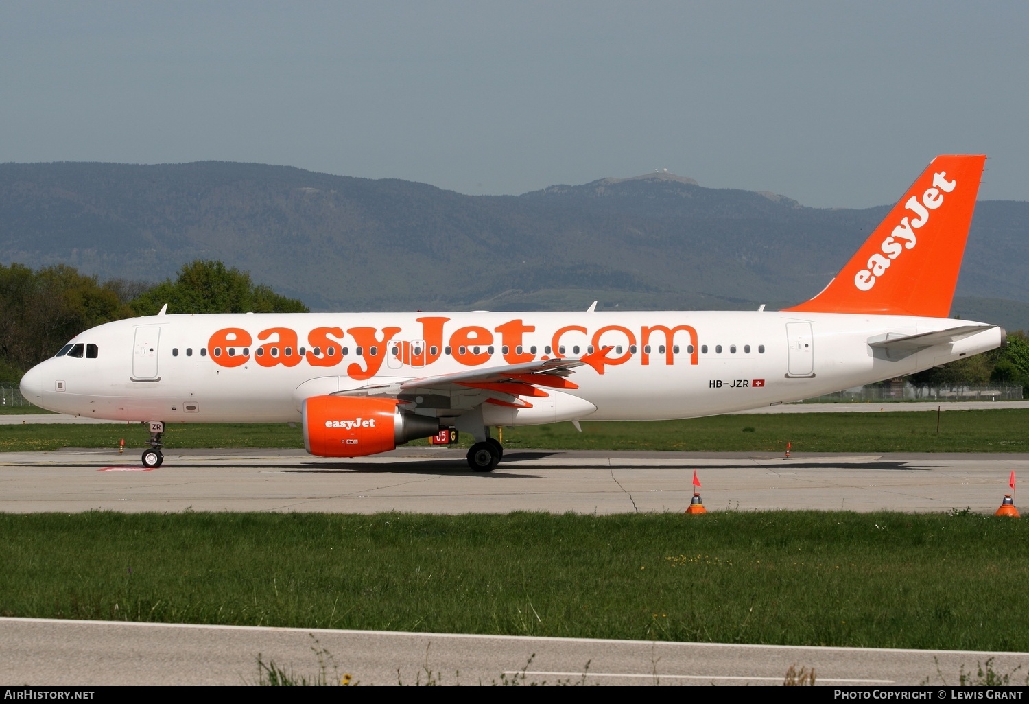 Aircraft Photo of HB-JZR | Airbus A320-214 | EasyJet | AirHistory.net #267331