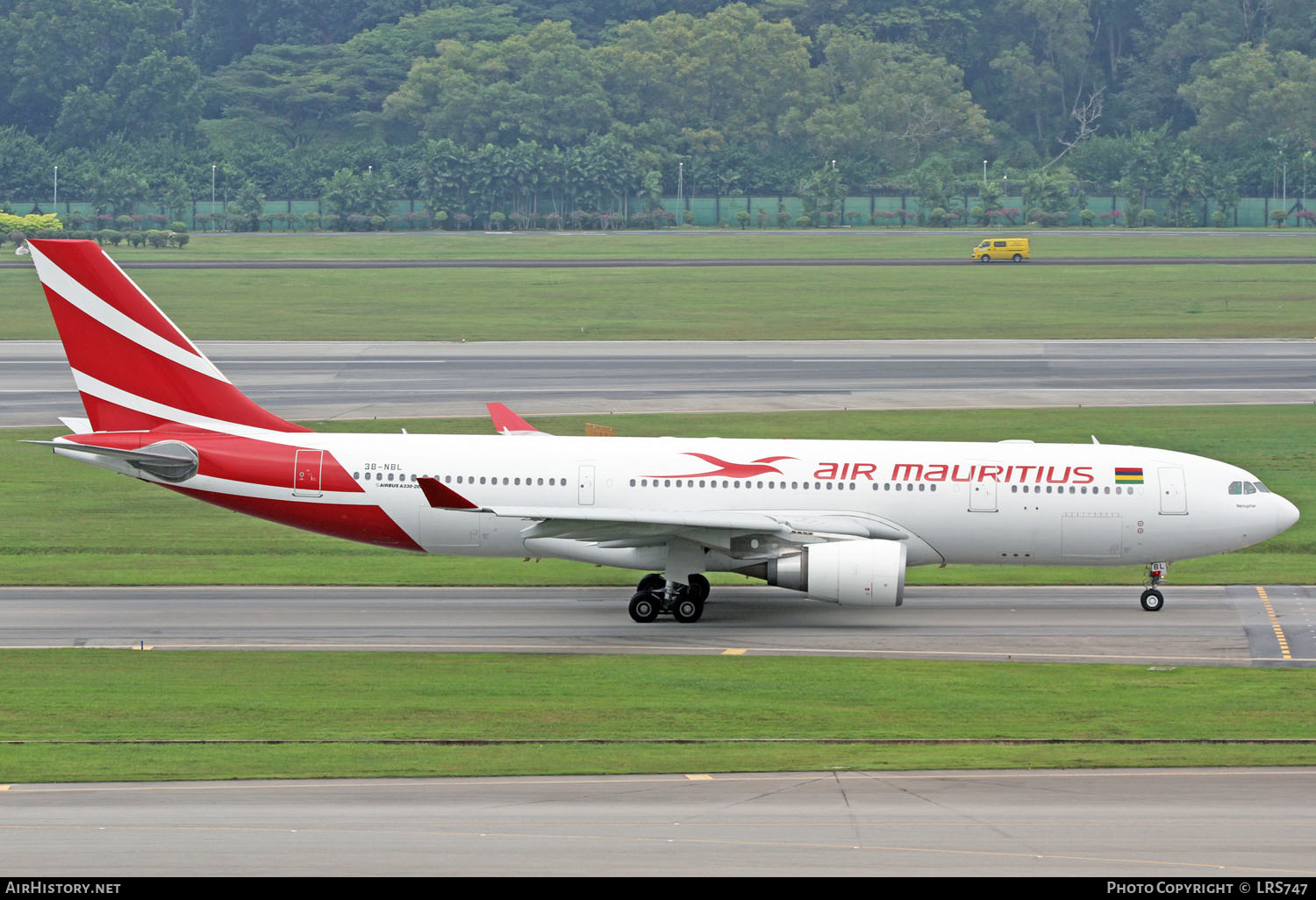 Aircraft Photo of 3B-NBL | Airbus A330-202 | Air Mauritius | AirHistory.net #267363