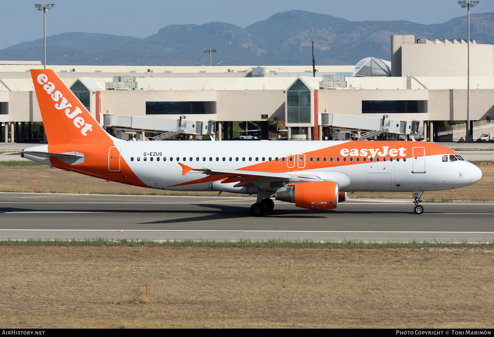 Aircraft Photo of G-EZUS | Airbus A320-214 | EasyJet | AirHistory.net #267372