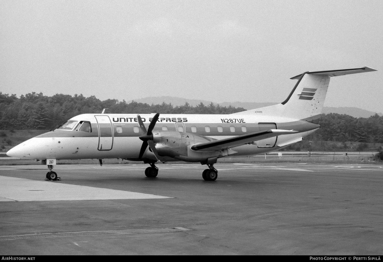 Aircraft Photo of N287UE | Embraer EMB-120RT Brasilia | United Express | AirHistory.net #267414