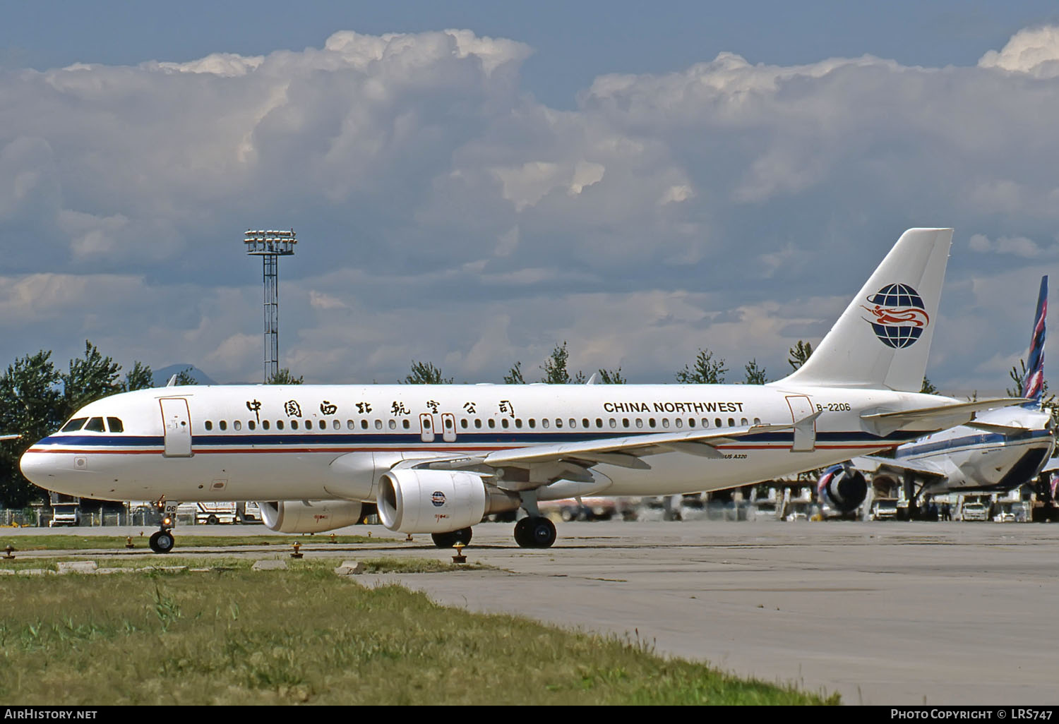 Aircraft Photo of B-2206 | Airbus A320-214 | China Northwest Airlines | AirHistory.net #267450