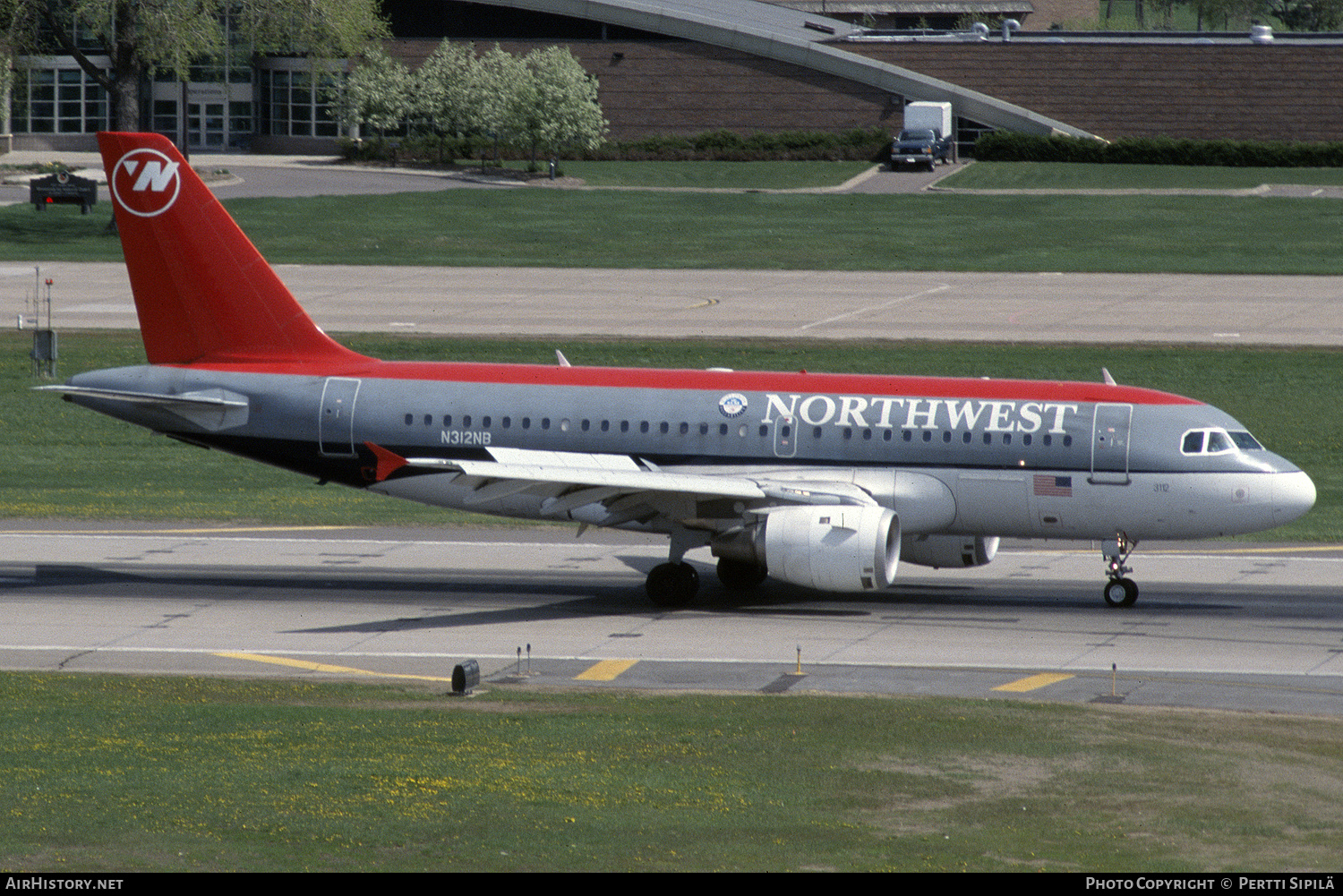 Aircraft Photo of N312NB | Airbus A319-114 | Northwest Airlines | AirHistory.net #267477