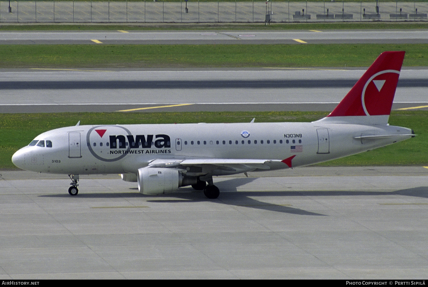 Aircraft Photo of N303NB | Airbus A319-114 | Northwest Airlines | AirHistory.net #267583