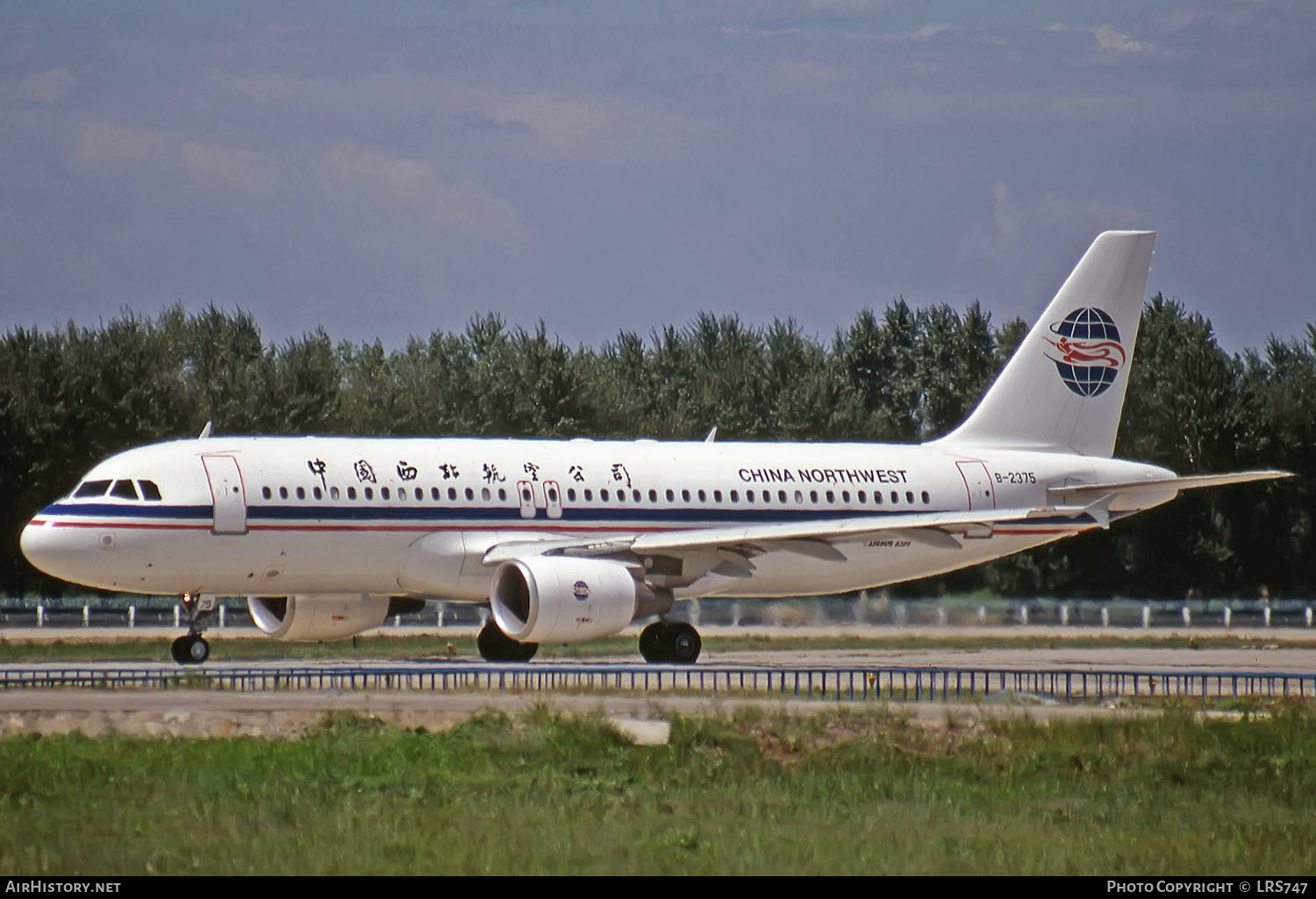 Aircraft Photo of B-2375 | Airbus A320-214 | China Northwest Airlines | AirHistory.net #267584