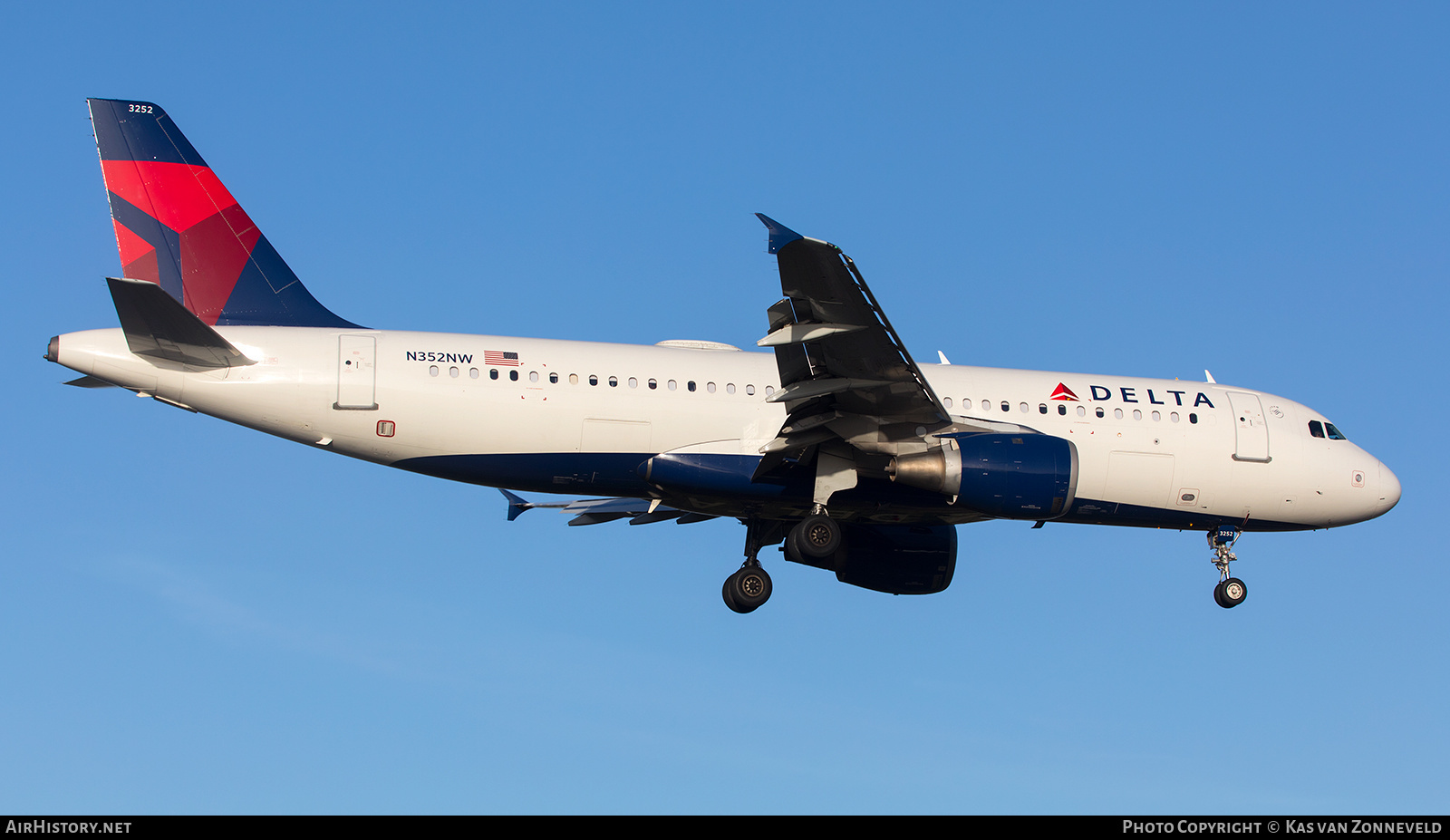 Aircraft Photo of N352NW | Airbus A320-212 | Delta Air Lines | AirHistory.net #267643