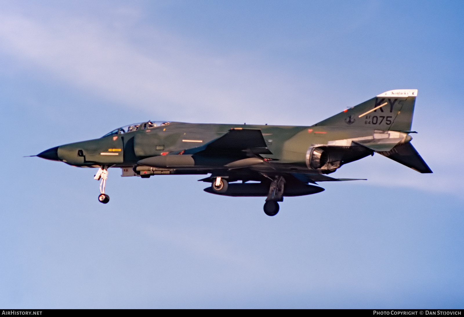 Aircraft Photo of 64-1075 / AF64-075 | McDonnell Douglas RF-4C Phantom II | USA - Air Force | AirHistory.net #267746