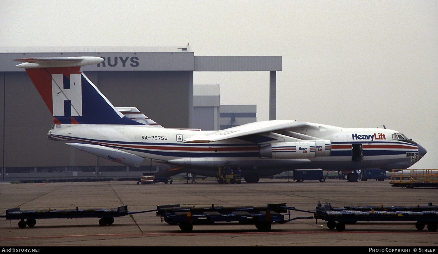 Aircraft Photo of RA-76758 | Ilyushin Il-76TD | HeavyLift Cargo Airlines | AirHistory.net #267801