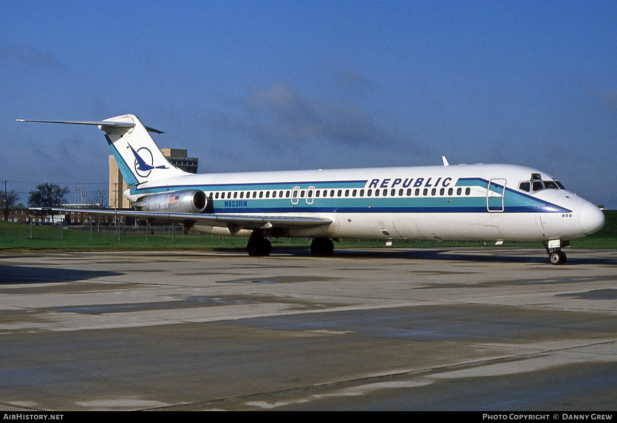 Aircraft Photo of N923RW | McDonnell Douglas DC-9-31 | Republic Airlines | AirHistory.net #267804