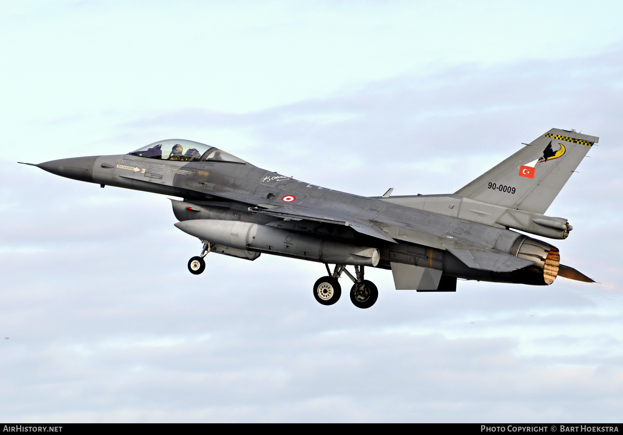 Aircraft Photo of 90-0009 | General Dynamics F-16CG Fighting Falcon | Turkey - Air Force | AirHistory.net #267939