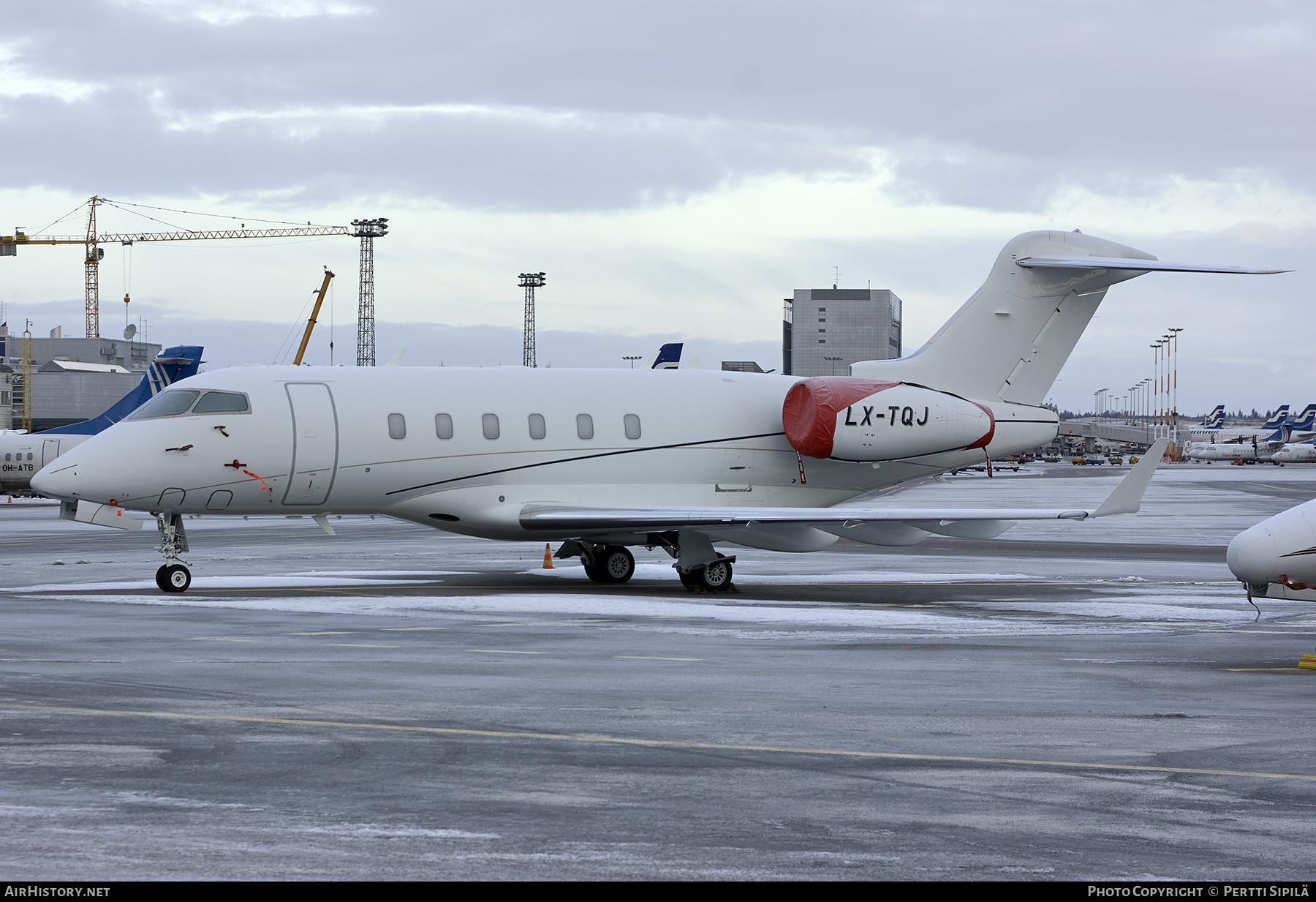 Aircraft Photo of LX-TQJ | Bombardier Challenger 300 (BD-100-1A10) | AirHistory.net #268005