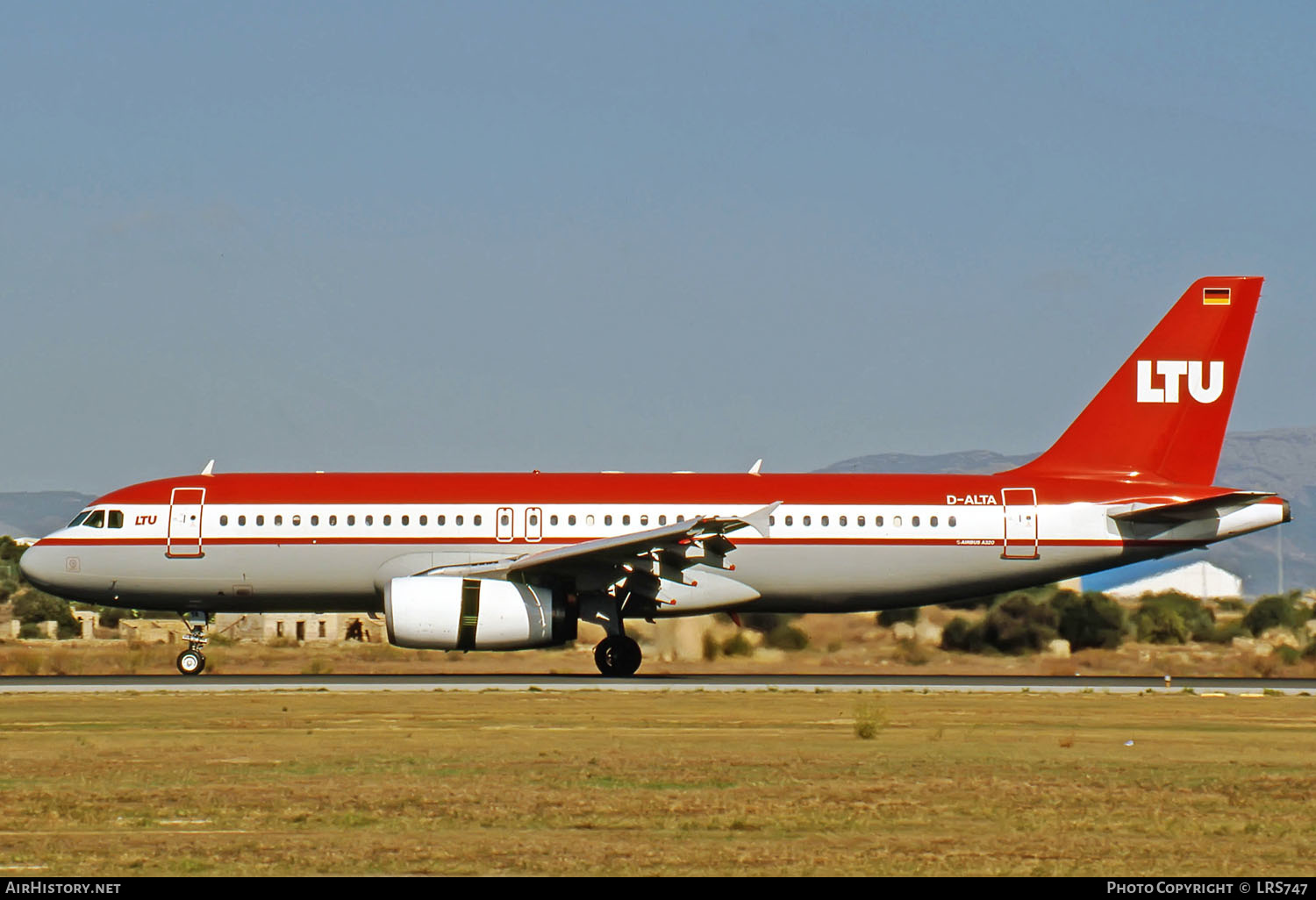 Aircraft Photo of D-ALTA | Airbus A320-232 | LTU - Lufttransport-Unternehmen | AirHistory.net #268047