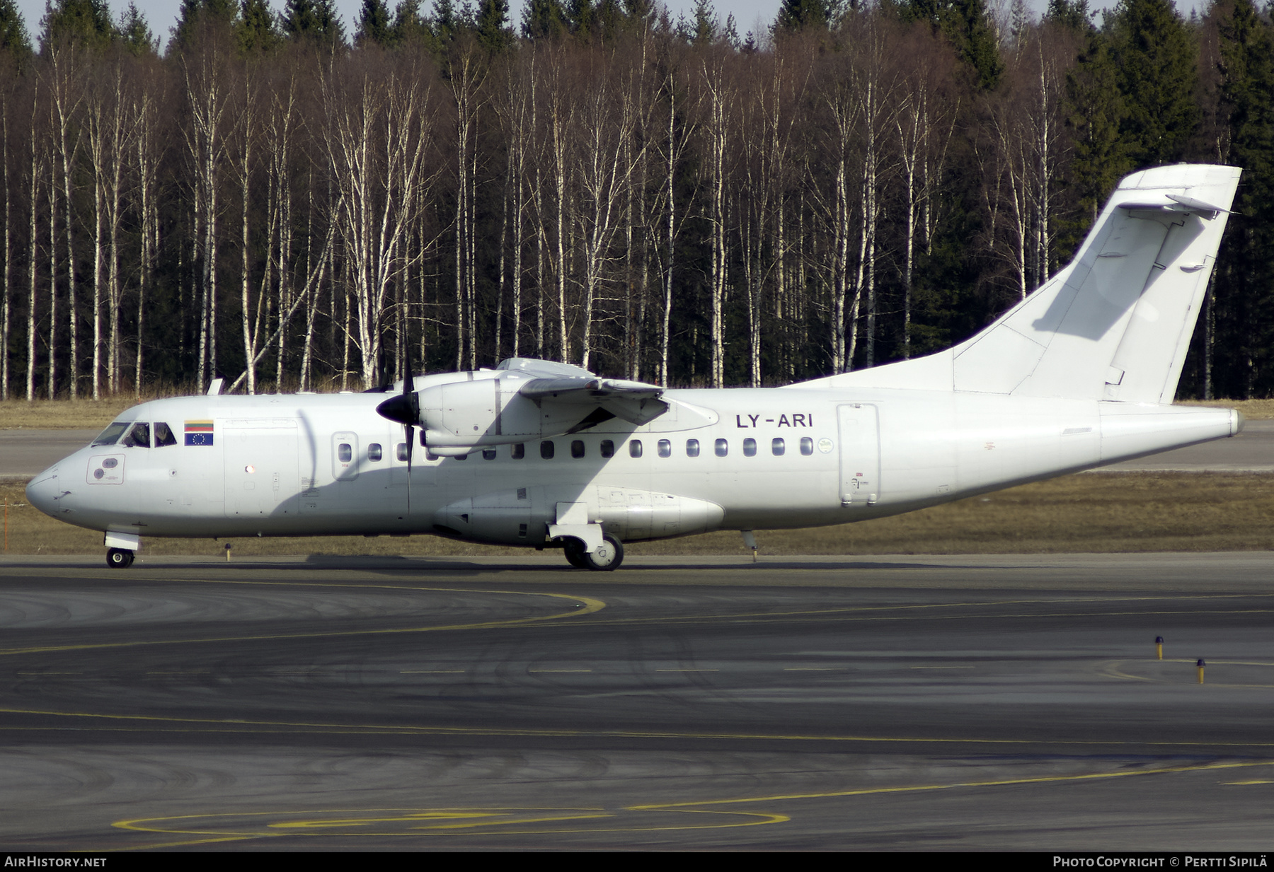 Aircraft Photo of LY-ARI | ATR ATR-42-300 | AirHistory.net #268052