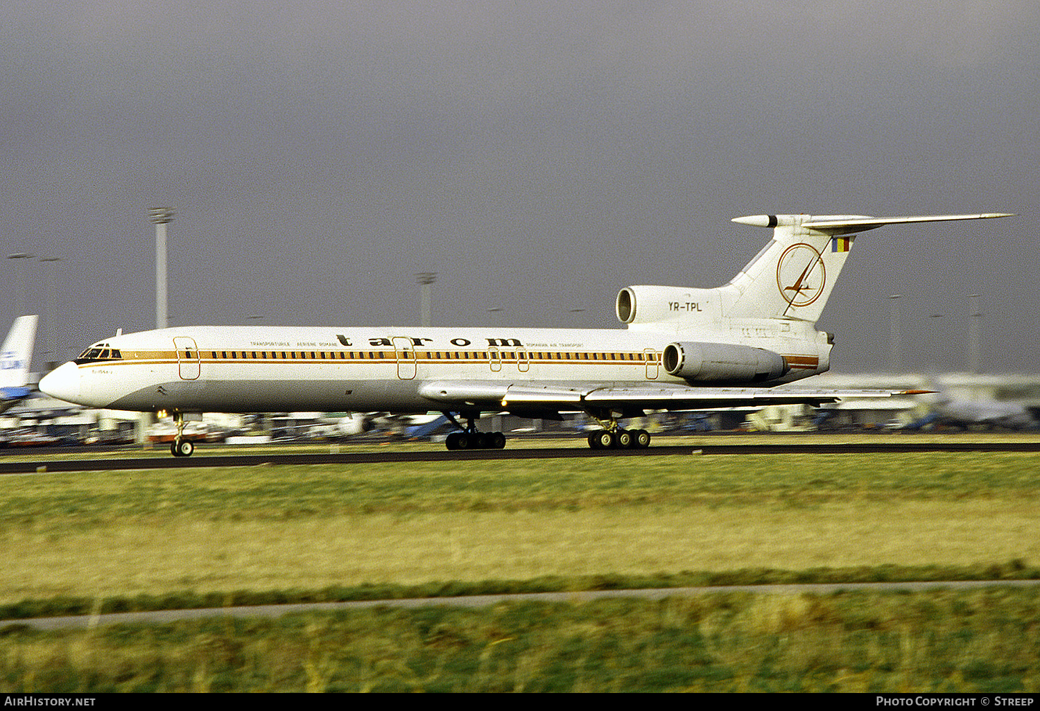 Aircraft Photo of YR-TPL | Tupolev Tu-154B-2 | TAROM - Transporturile Aeriene Române | AirHistory.net #268074