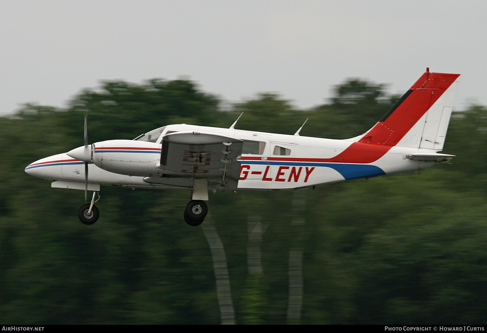 Aircraft Photo of G-LENY | Piper PA-34-220T Seneca III | AirHistory.net #268100