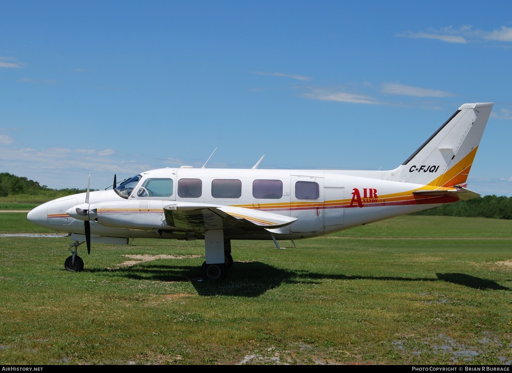 Aircraft Photo of C-FJQI | Piper PA-31-350 Navajo Chieftain | Sandy Lake Seaplane Service | AirHistory.net #268116