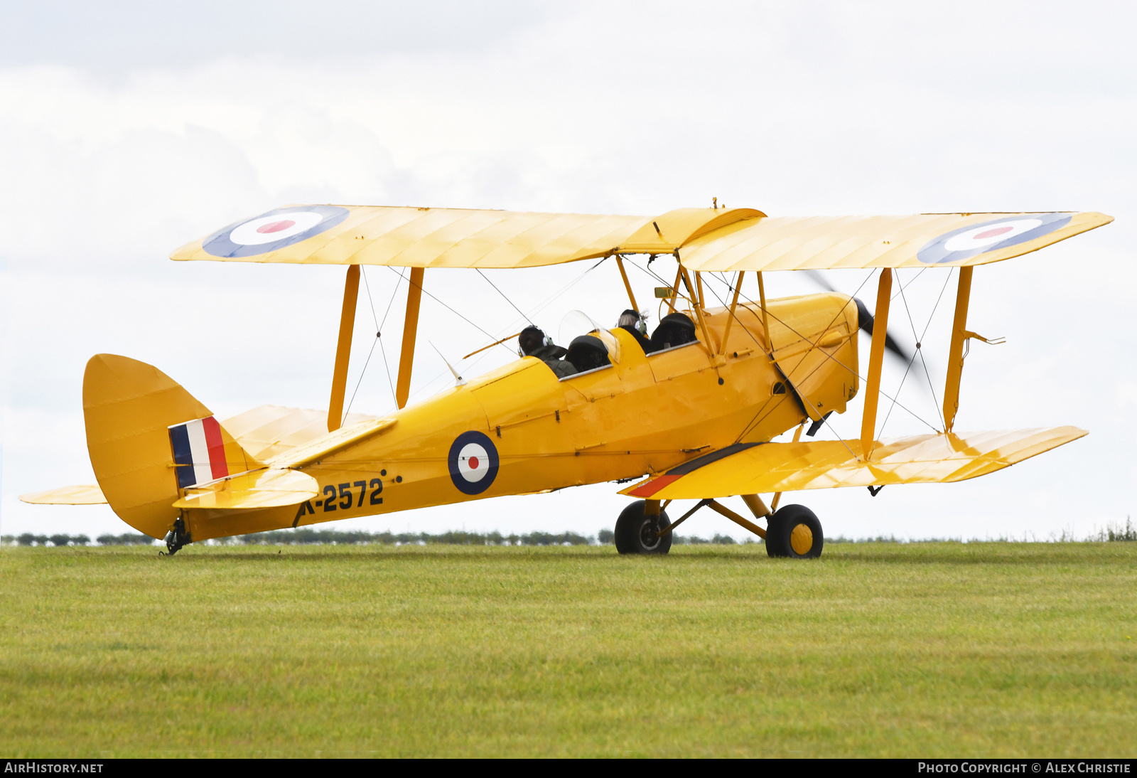 Aircraft Photo of G-AOZH / K-2572 | De Havilland D.H. 82A Tiger Moth II | UK - Air Force | AirHistory.net #268237