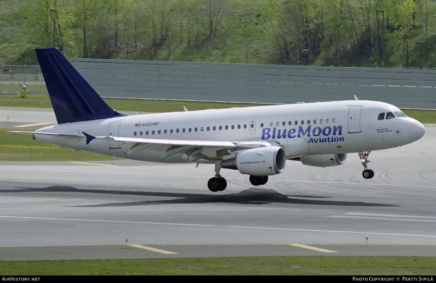 Aircraft Photo of N320NP | Airbus A319-112 | Blue Moon Aviation | AirHistory.net #268486
