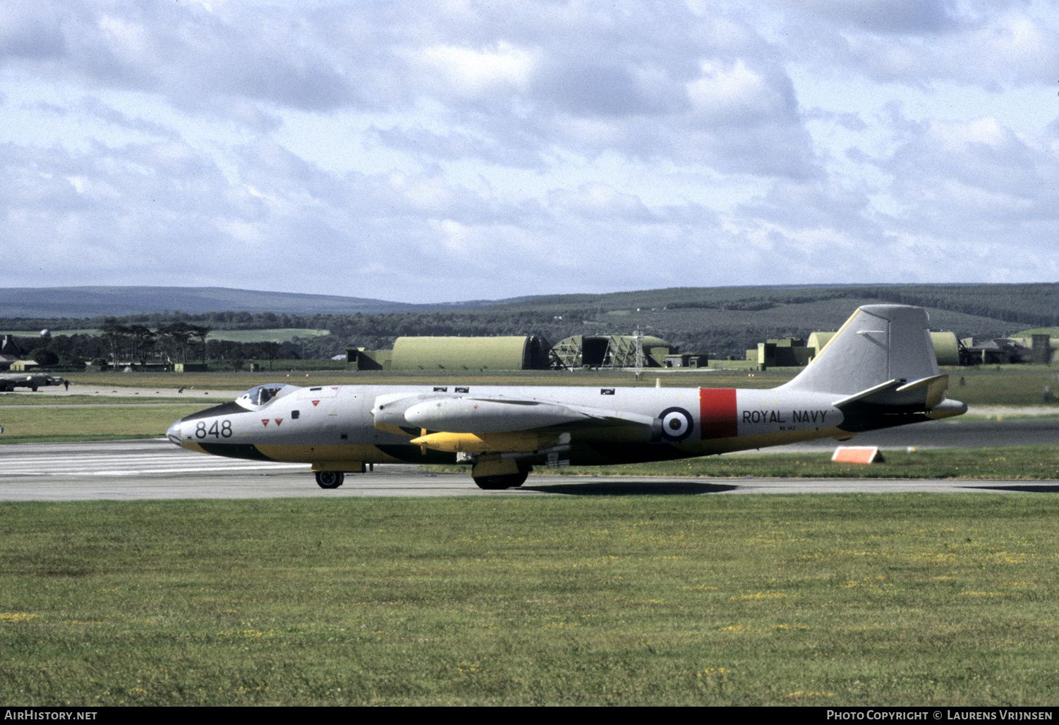Aircraft Photo of WK142 | English Electric Canberra TT18 | UK - Navy | AirHistory.net #268540