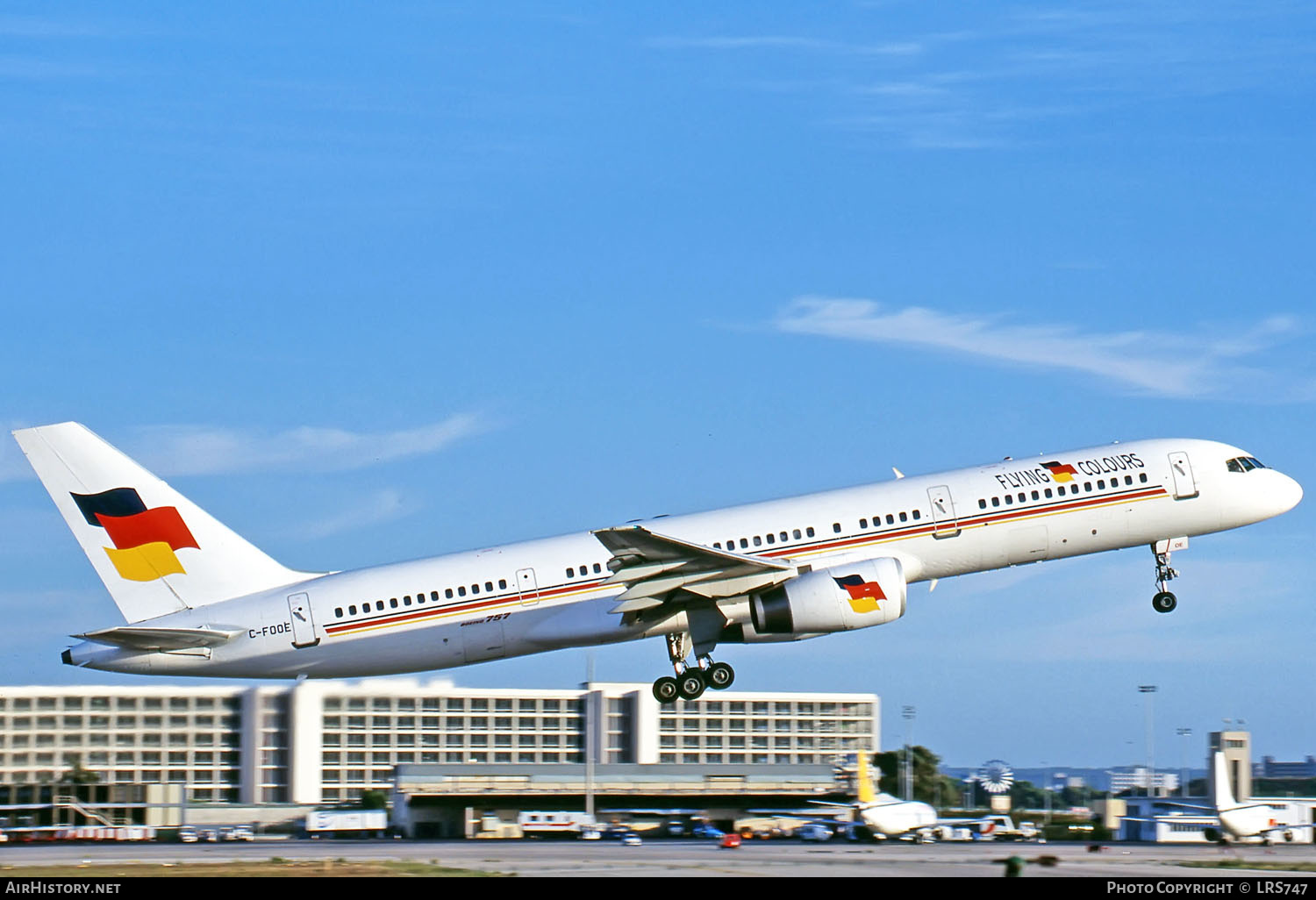 Aircraft Photo of C-FOOE | Boeing 757-28A | Flying Colours Airlines | AirHistory.net #268564