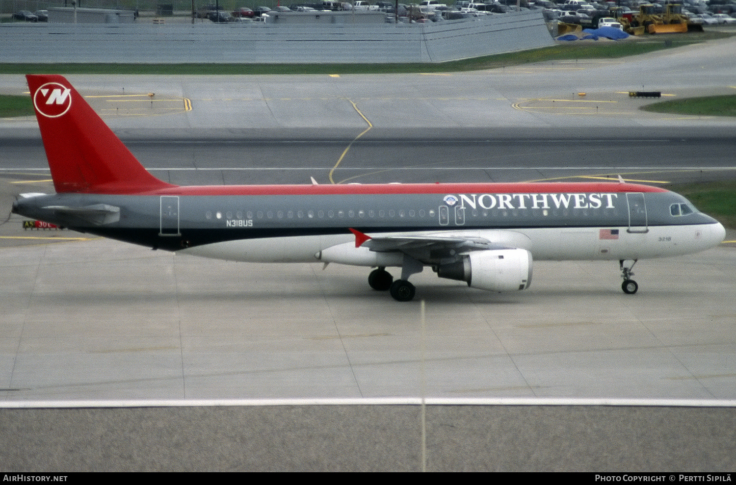 Aircraft Photo of N318US | Airbus A320-211 | Northwest Airlines | AirHistory.net #268606