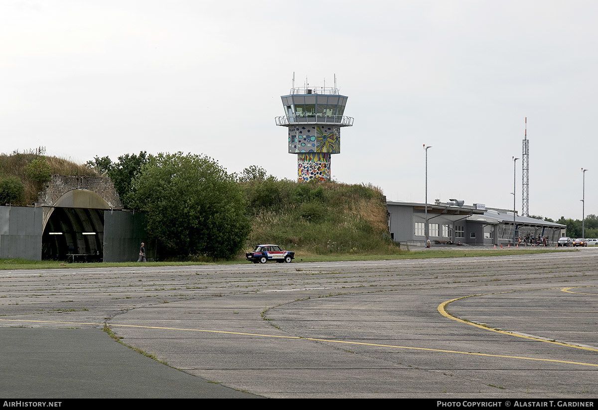 Airport photo of Altenburg - Nobitz (EDAC / AOC) in Germany | AirHistory.net #268664