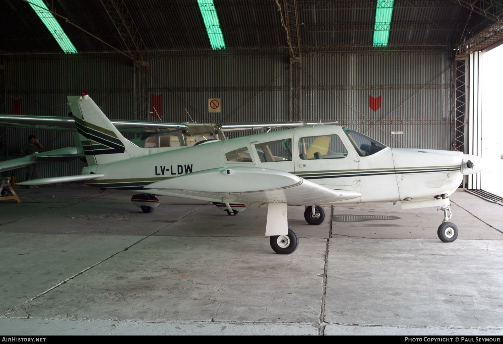 Aircraft Photo of LV-LDW | Piper PA-28R-200 Cherokee Arrow II | AirHistory.net #269034