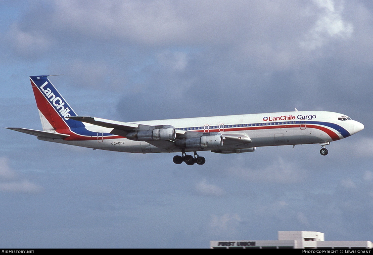 Aircraft Photo of CC-CCE | Boeing 707-351C | LAN Chile Cargo - Línea Aérea Nacional | AirHistory.net #269044