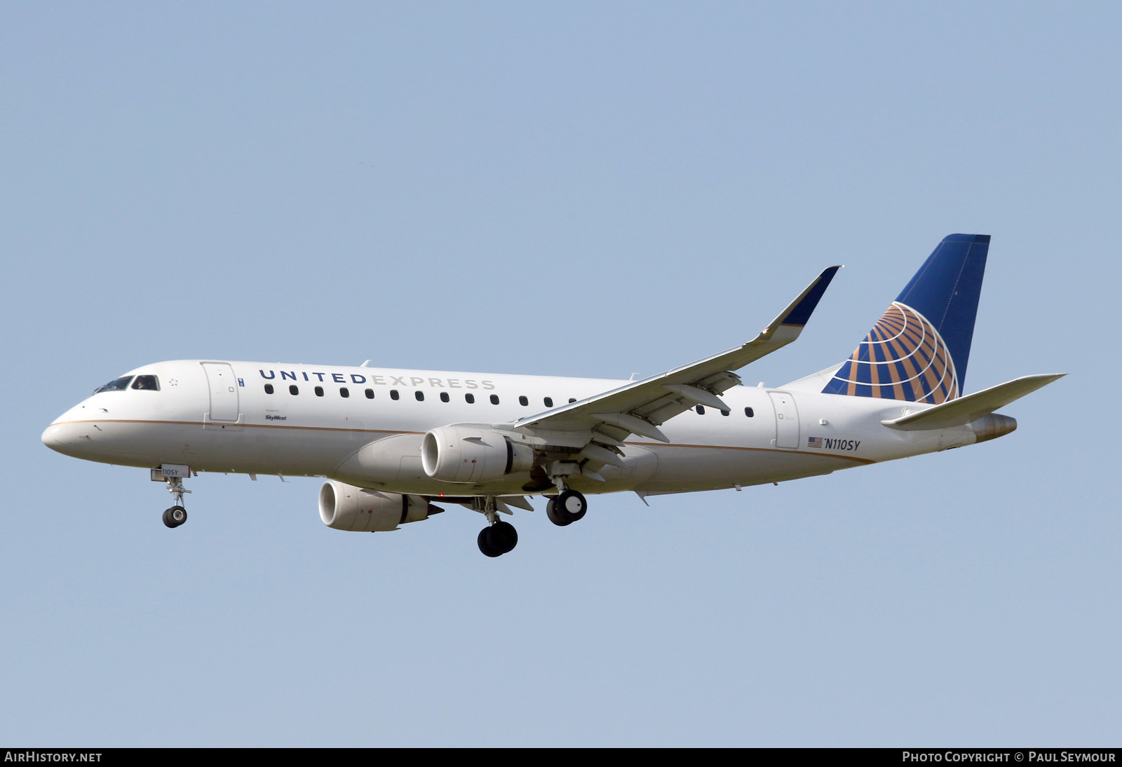 Aircraft Photo of N110SY | Embraer 175LR (ERJ-170-200LR) | United Express | AirHistory.net #269064
