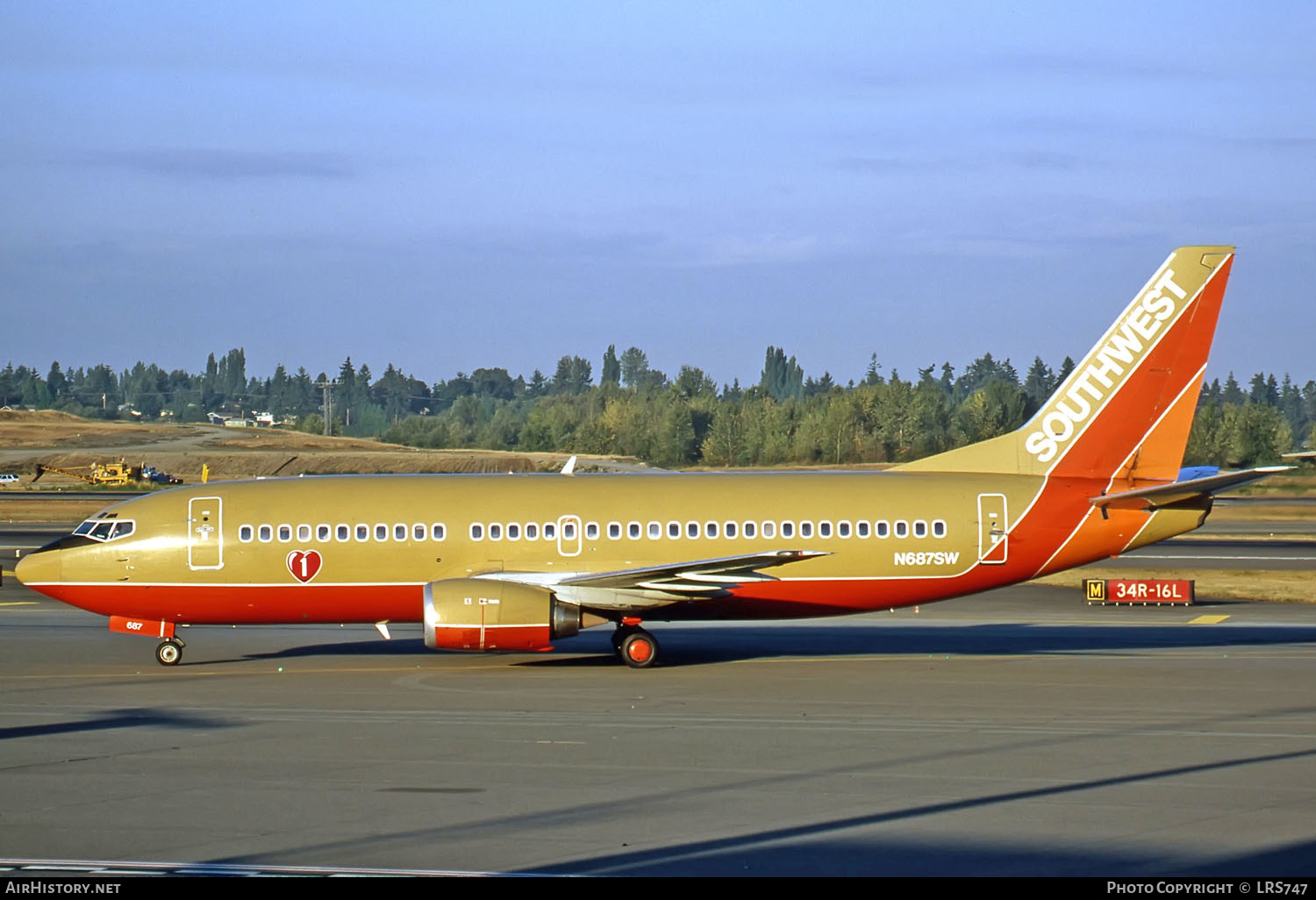 Aircraft Photo of N687SW | Boeing 737-3Q8 | Southwest Airlines | AirHistory.net #269078