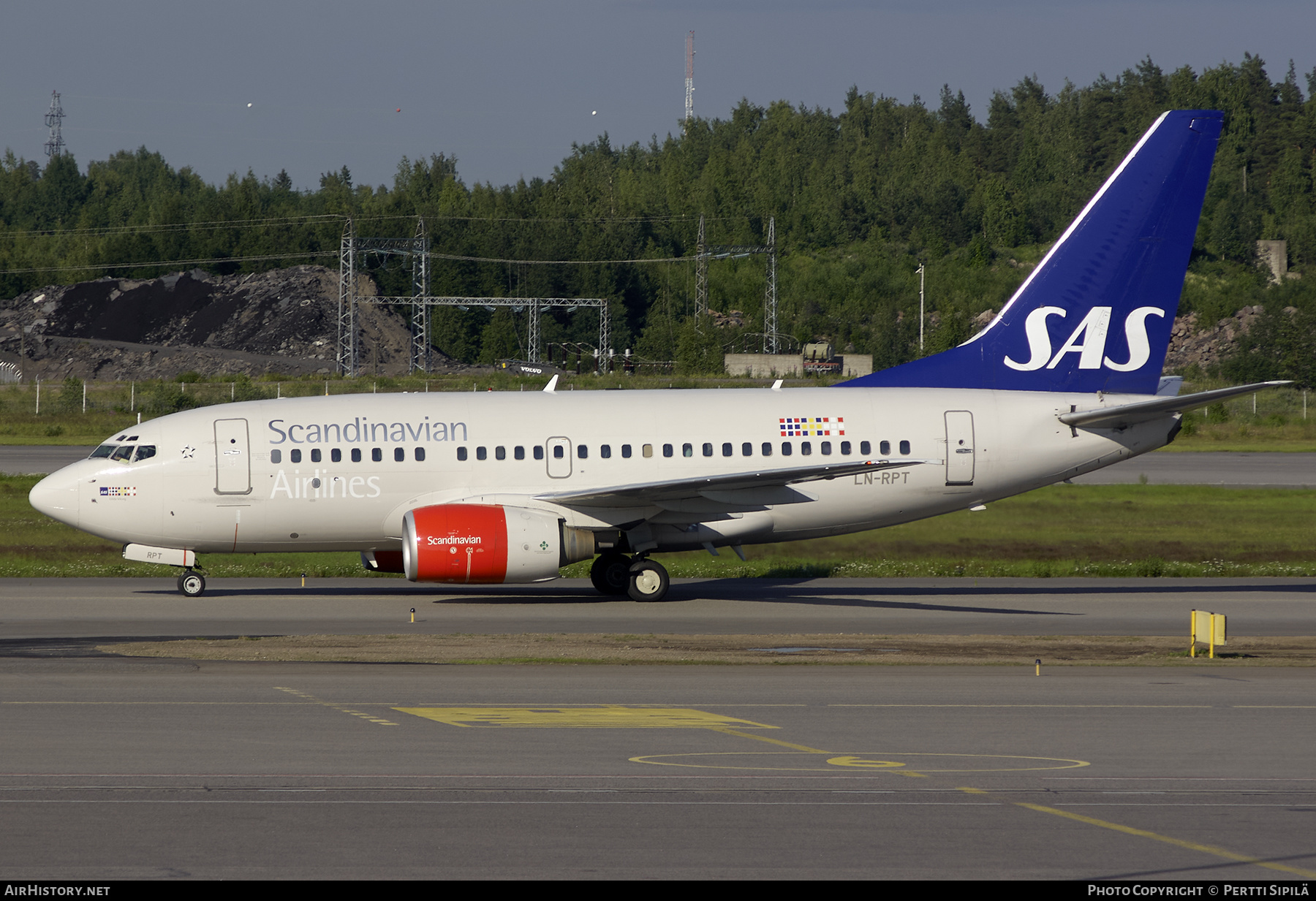 Aircraft Photo of LN-RPT | Boeing 737-683 | Scandinavian Airlines - SAS | AirHistory.net #269175