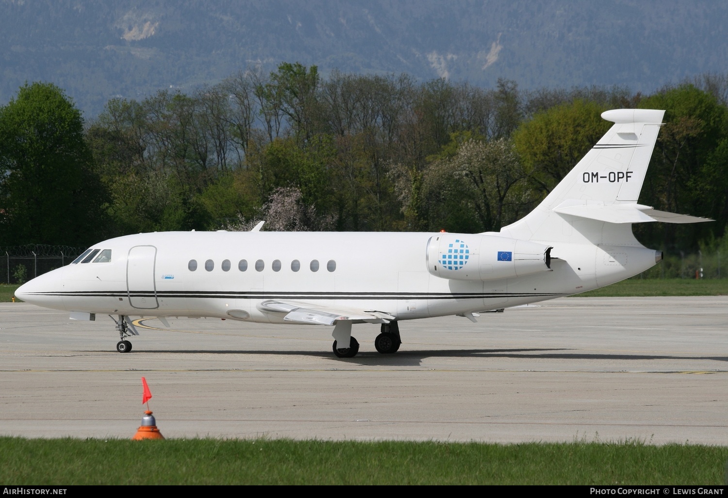 Aircraft Photo of OM-OPF | Dassault Falcon 2000 | Opera Jet | AirHistory.net #269237