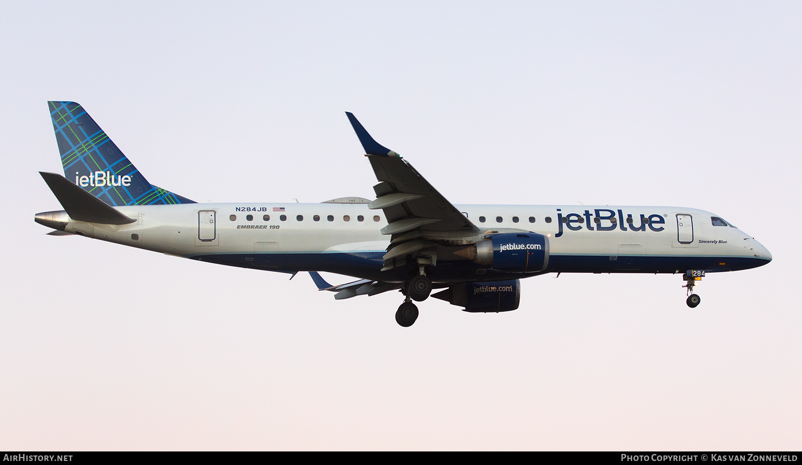 Aircraft Photo of N284JB | Embraer 190AR (ERJ-190-100IGW) | JetBlue Airways | AirHistory.net #269311