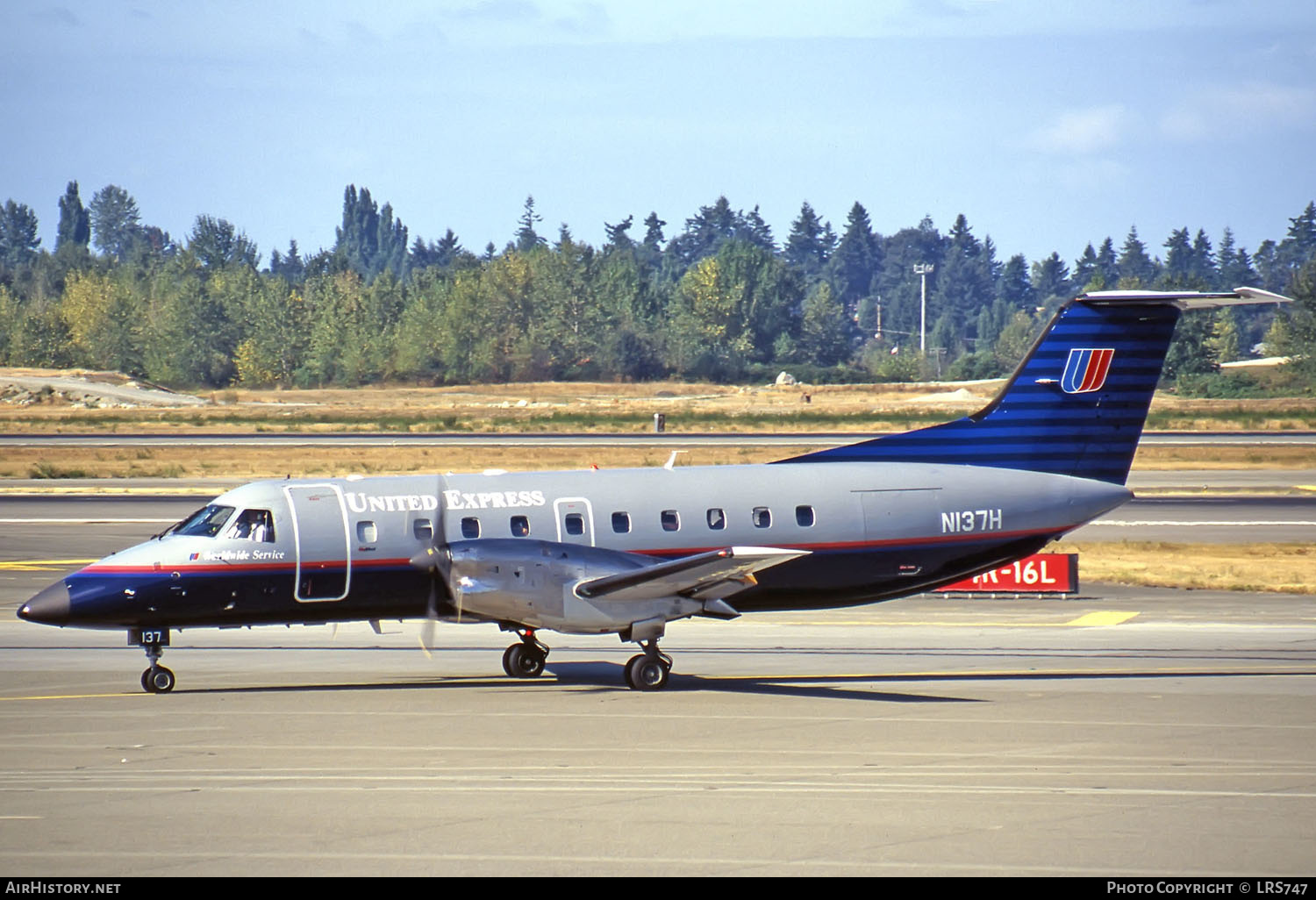 Aircraft Photo of N137H | Embraer EMB-120RT Brasilia | United Express | AirHistory.net #269337