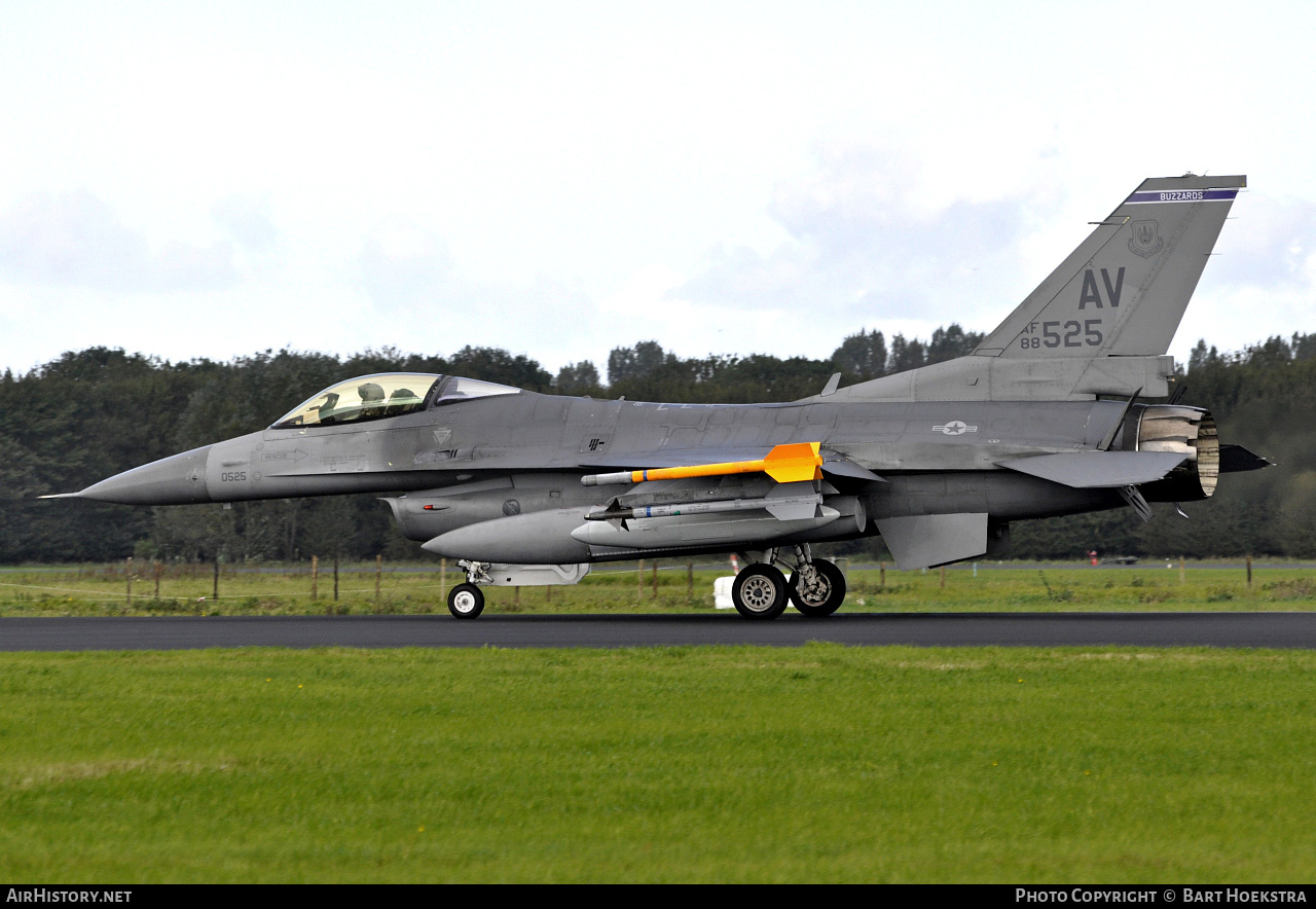 Aircraft Photo of 88-0525 / AF88-525 | General Dynamics F-16CG Night Falcon | USA - Air Force | AirHistory.net #269361