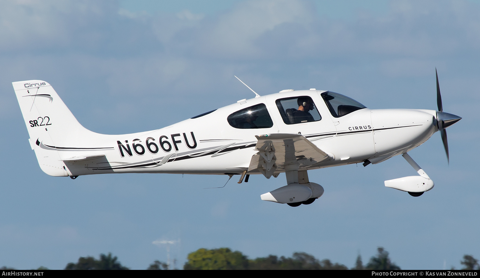 Aircraft Photo of N666FU | Cirrus SR-22 G2 | AirHistory.net #269439