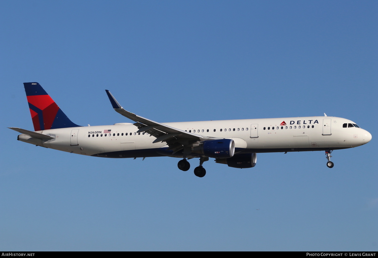 Aircraft Photo of N365DN | Airbus A321-211 | Delta Air Lines | AirHistory.net #269461