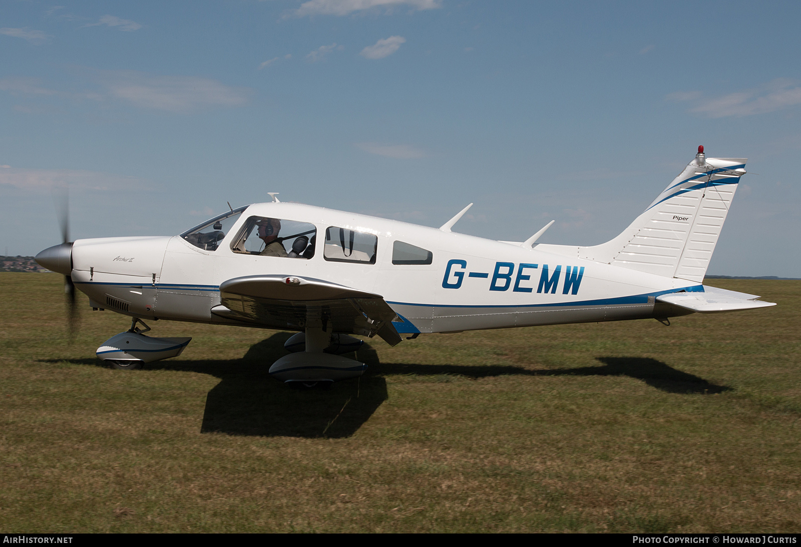 Aircraft Photo of G-BEMW | Piper PA-28-181 Archer II | AirHistory.net #269549