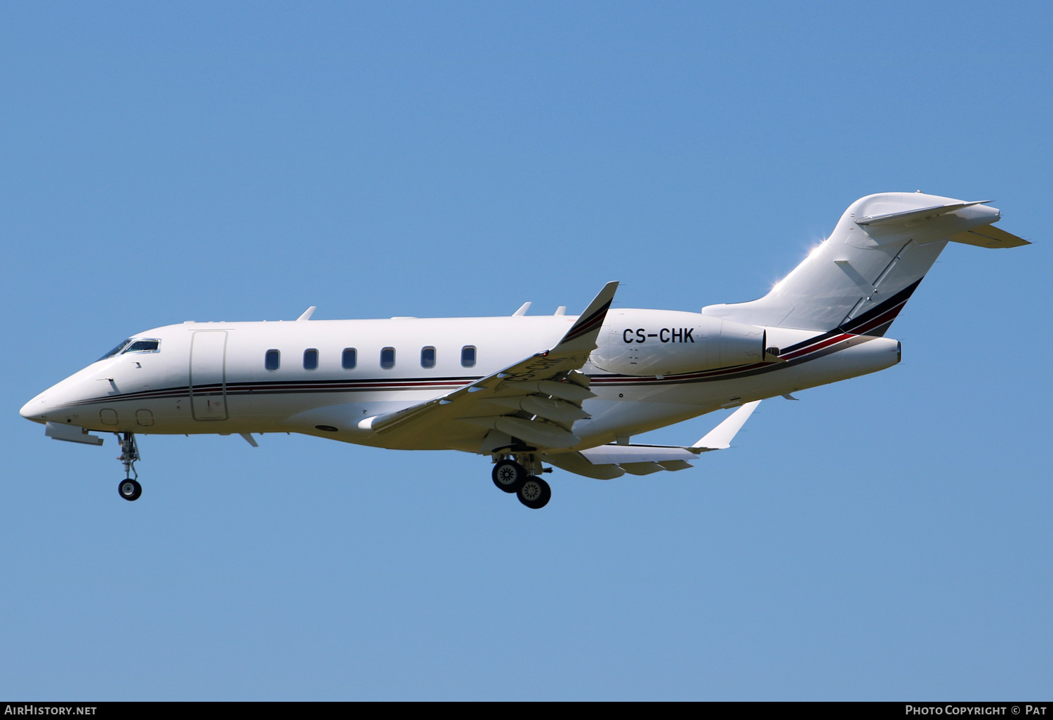 Aircraft Photo of CS-CHK | Bombardier Challenger 350 (BD-100-1A10) | AirHistory.net #269605