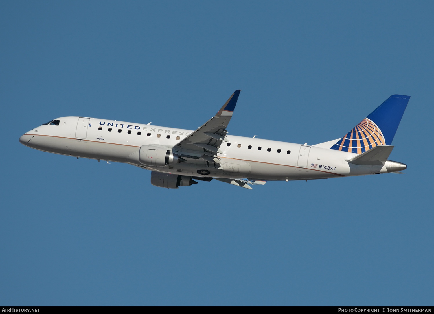 Aircraft Photo of N148SY | Embraer 175LR (ERJ-170-200LR) | United Express | AirHistory.net #269684
