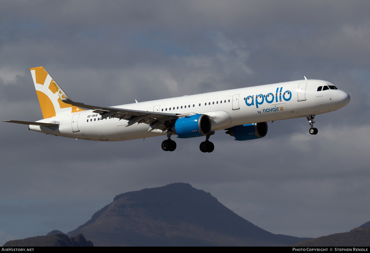 Aircraft Photo of SE-RKB | Airbus A321-251N | Apollo Travel | AirHistory.net #269738