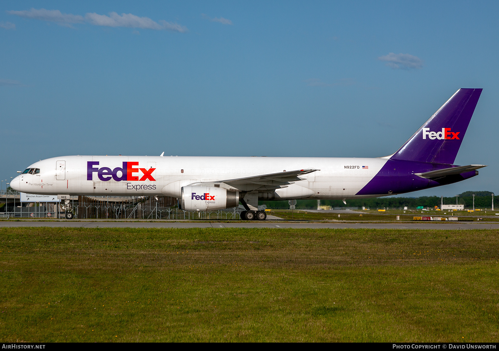 Aircraft Photo of N922FD | Boeing 757-23A(SF) | FedEx Express - Federal Express | AirHistory.net #269847