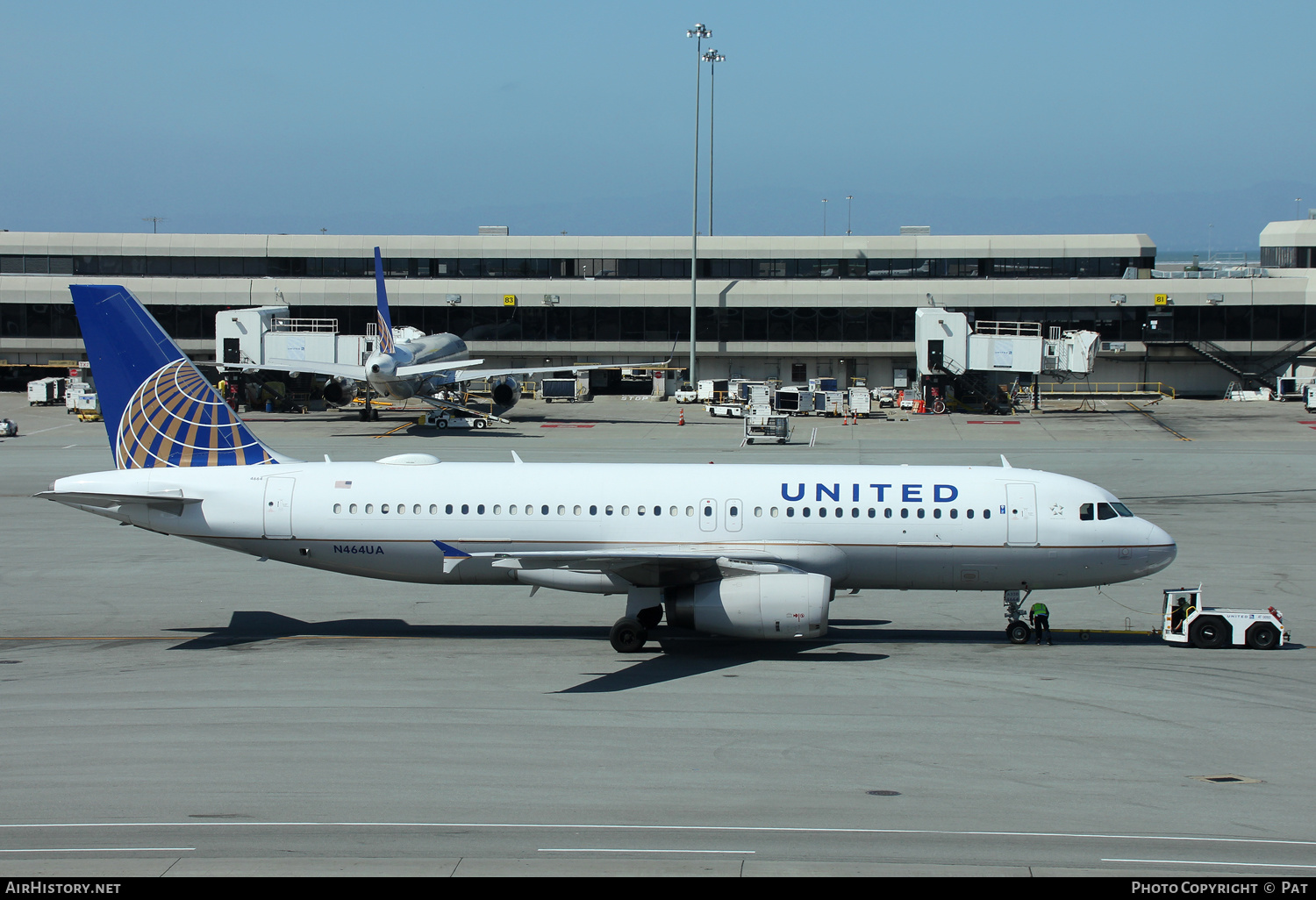 Aircraft Photo of N464UA | Airbus A320-232 | United Airlines | AirHistory.net #269949