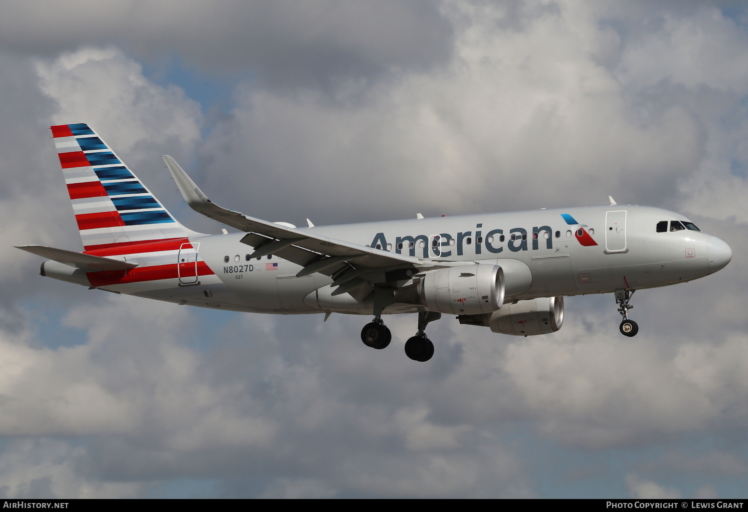 Aircraft Photo of N8027D | Airbus A319-115 | American Airlines | AirHistory.net #269980