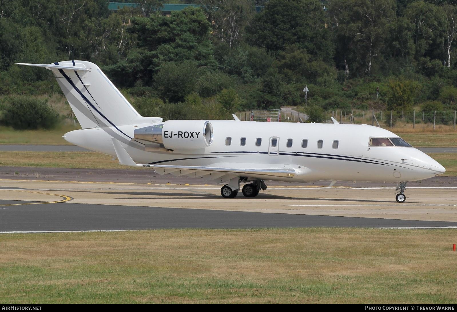 Aircraft Photo of EJ-ROXY | Bombardier Challenger 605 (CL-600-2B16) | AirHistory.net #270038
