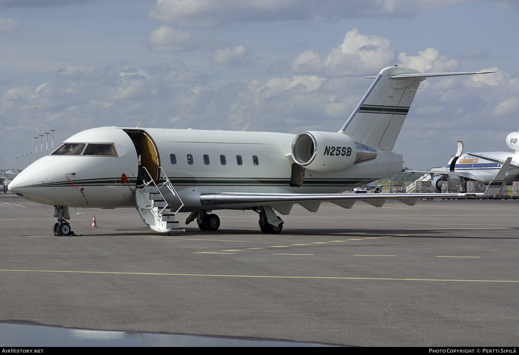 Aircraft Photo of N25SB | Canadair Challenger 601-3A (CL-600-2B16) | AirHistory.net #270091
